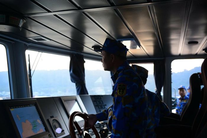 Cán bộ, chiến sĩ Hải quân luôn chắc tay súng, vững tay lái để bảo vệ chủ quyền biển, đảo của Tổ quốc. (Ảnh Quân chủng Hải quân cung cấp)