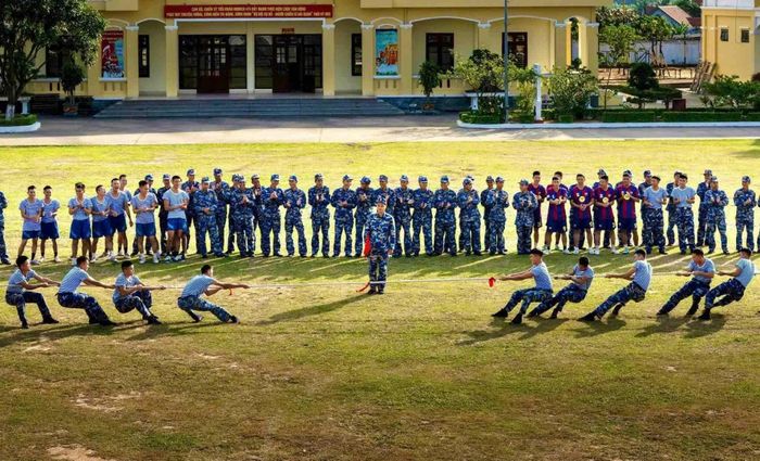 Rèn luyện sức khoẻ để bảo vệ Tổ quốc. (Ảnh Quân chủng Hải quân cung cấp)