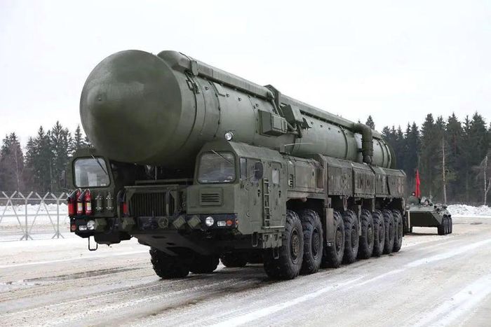 Tên lửa đạn đạo liên lục địa Topol-M di động của Nga. Ảnh: armyrecognition.com