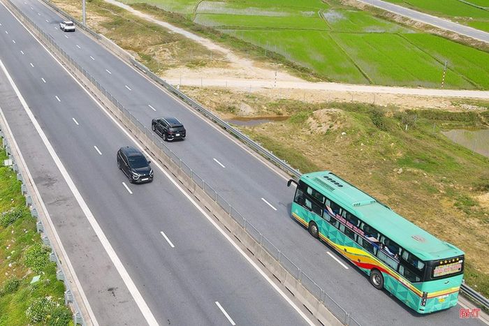  Theo dự kiến, cao tốc Bãi Vọt - Hàm Nghi có mức phí tối đa với xe nhóm 1 là 13.774 đồng và xe nhóm 5 là 55.094 đồng. Ảnh Văn Đức 