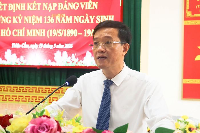 Đồng chí Nguyễn Bá Đức - Bí thư Đảng ủy, Chủ tịch HĐND xã Thiên Cầm phát biểu tại buổi lễ.