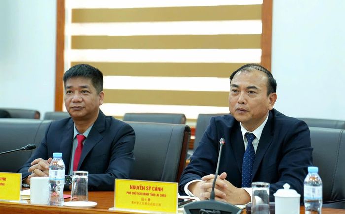 Đồng chí Nguyễn Sỹ Cảnh - Phó Chủ tịch UBND tỉnh phát biểu tại lễ ký kết.