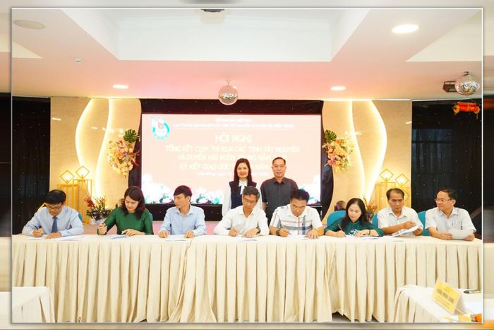 Ký kết thi đua giữa Hội Nhà báo các địa phương