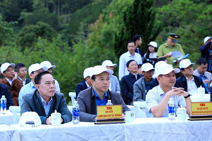 Lãnh đạo các sở, ngành của tỉnh Lâm Đồng dự lễ phát động