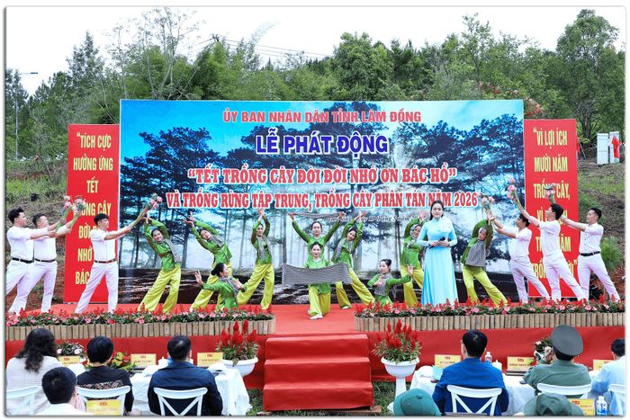 Các tiết mục văn nghệ chào mừng lễ phát động