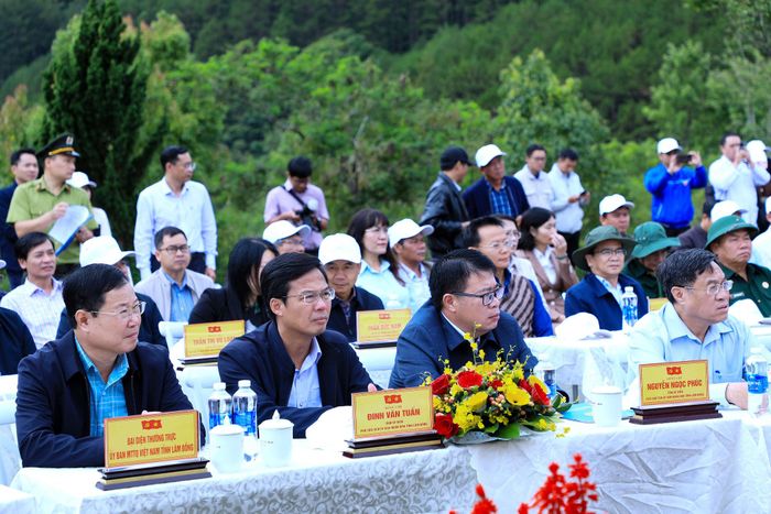 Lãnh đạo tỉnh Lâm Đồng dự lễ phát động