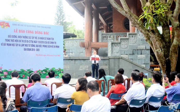 Nhà tưởng niệm Chủ tịch Hồ Chí Minh được nhiều cơ quan, đơn vị lựa chọn làm địa điểm tổ chức sinh hoạt chính trị.