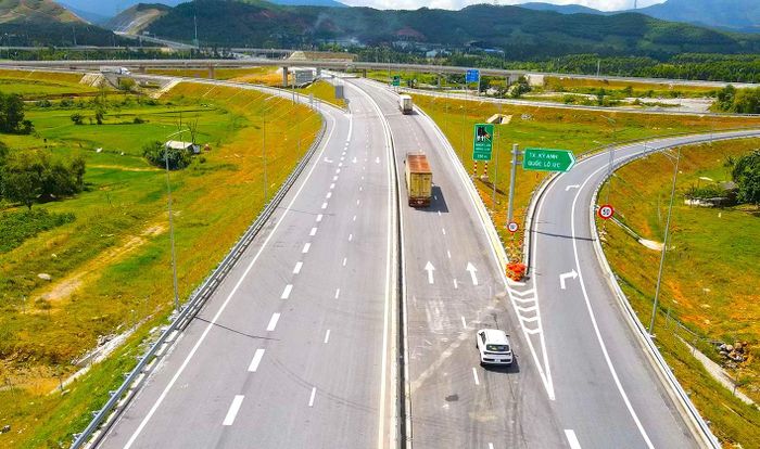 Cao tốc Vũng Áng - Bùng là một trong 13 đoạn tuyến đường cao tốc do Nhà nước đầu tư được đề xuất mức phí.