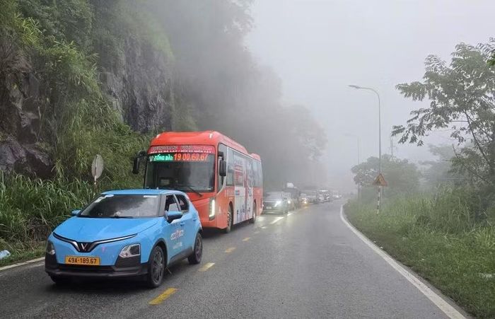 Đèo Bảo Lộc dài 10km, băng qua vị trí hiểm trở ở Lâm Đồng.