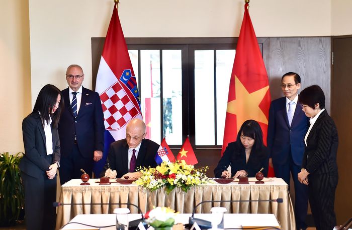 Học viện Ngoại giao Việt Nam và Học viện Ngoại giao Croatia ký Bản ghi nhớ hợp tác. Ảnh: BNG