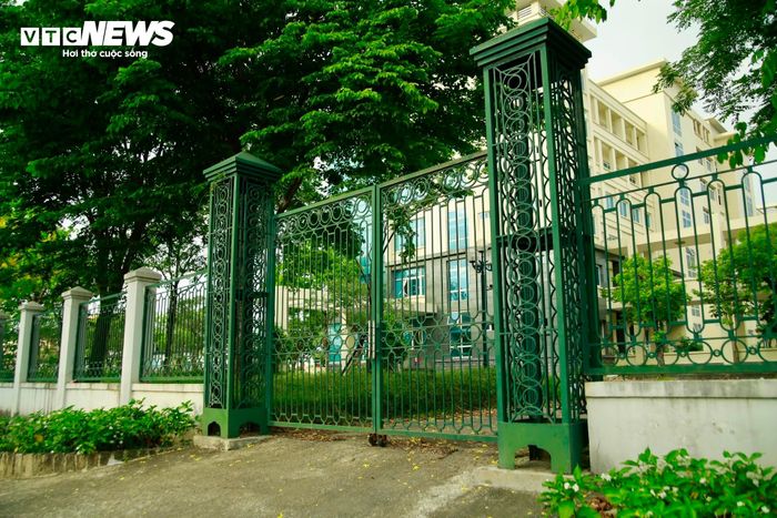 Sau khi bàn giao, Văn phòng UBND TP Huế sẽ sửa sang, chỉnh trang cảnh quan… Dự kiến ngày 1/1/2027 sẽ đưa vào sử dụng trụ sở mới của UBND TP Huế.