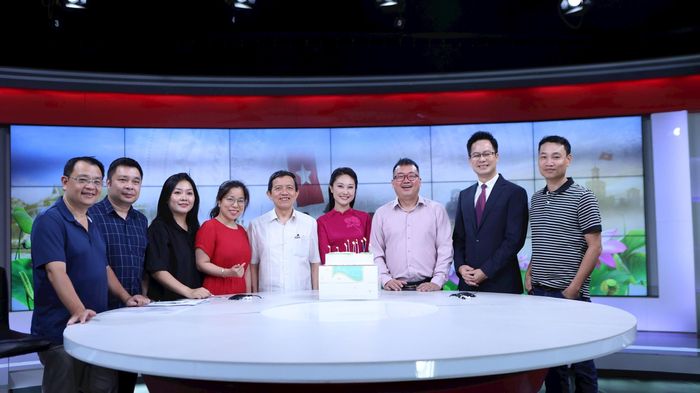 Các đại biểu chụp ảnh lưu niệm tại Chương trình. Ảnh: Viết Thành