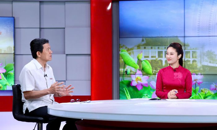 PGS.TS Nguyễn Mạnh Hà, nguyên Viện trưởng Viện Lịch sử Đảng, Học viện Chính trị Quốc gia Hồ Chí Minh chia sẻ tại Chương trình. Ảnh: Viết Thành