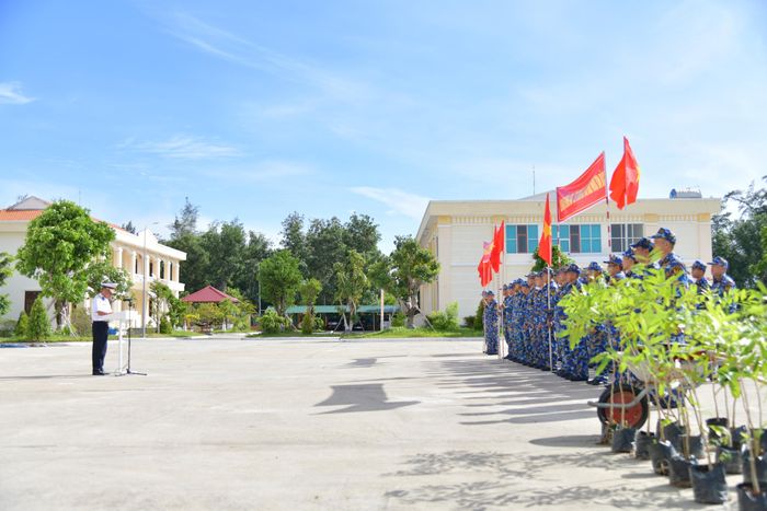 Quang cảnh lễ phát động.