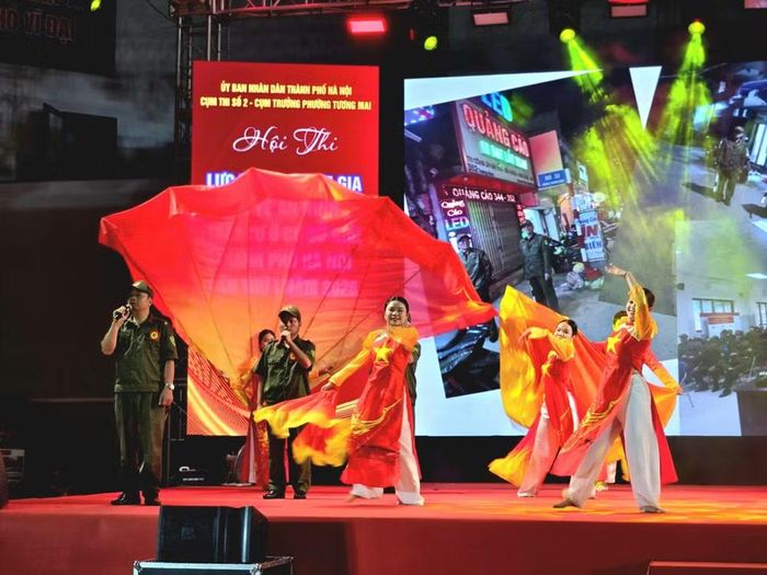 Mang đến phần thi sôi động, "rực cháy" sân