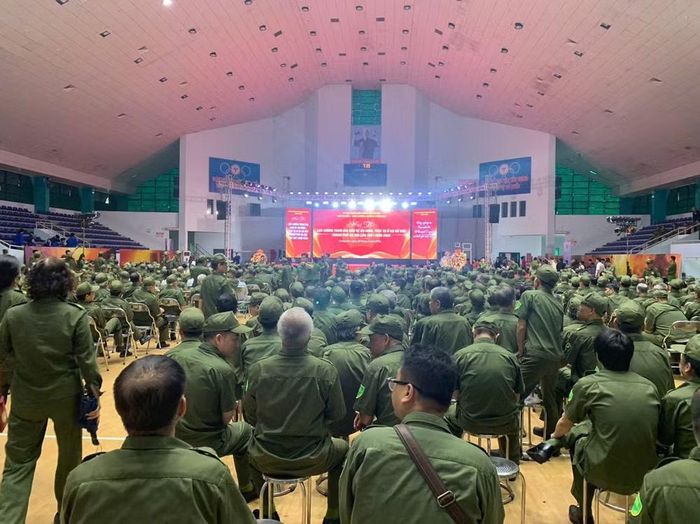 Đông đảo các đội tuyển đã có mặt từ sớm để dự thi