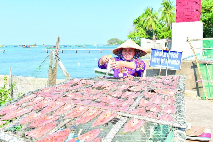 Đặc sản cá khô đảo Hải Tặc ngon nổi tiếng, được người tiêu dùng nhiều nơi ưa chuộng.