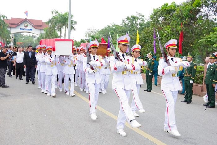 28 hài cốt liệt sĩ là quân tình nguyện, chuyên gia Việt Nam làm nhiệm vụ Quốc tế hi sinh tại hai tỉnh Khăm Muồn và Savannakhet