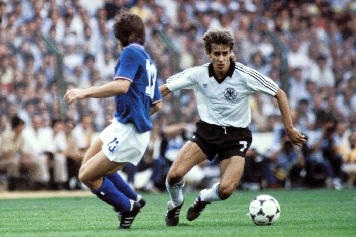 Littbarski khuynh đảo World Cup 1982 với 5 kiến tạo