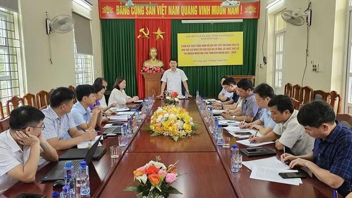 Quang cảnh buổi làm việc tại xã Pù Luông, tỉnh Thanh Hóa.
