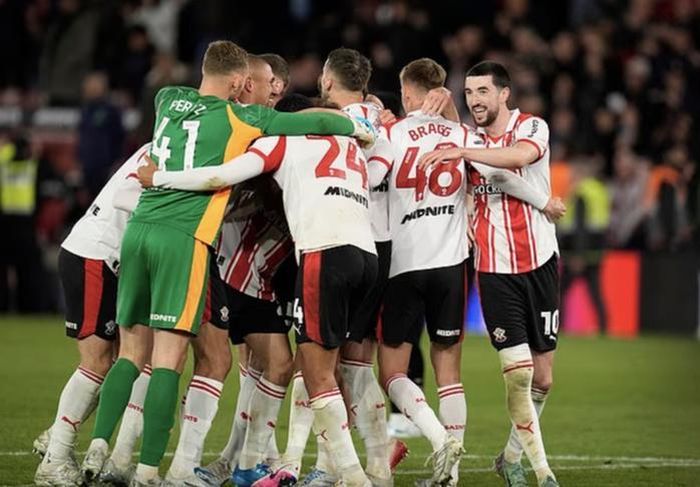 Southampton thắng Middlesbrough hai lượt trận bán kết play-off