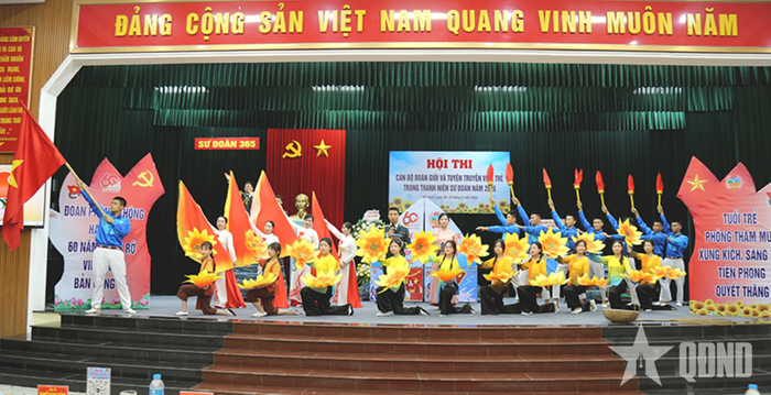 Phần thi tuyên truyền viên trẻ của Đoàn cơ sở Phòng Tham mưu. 
