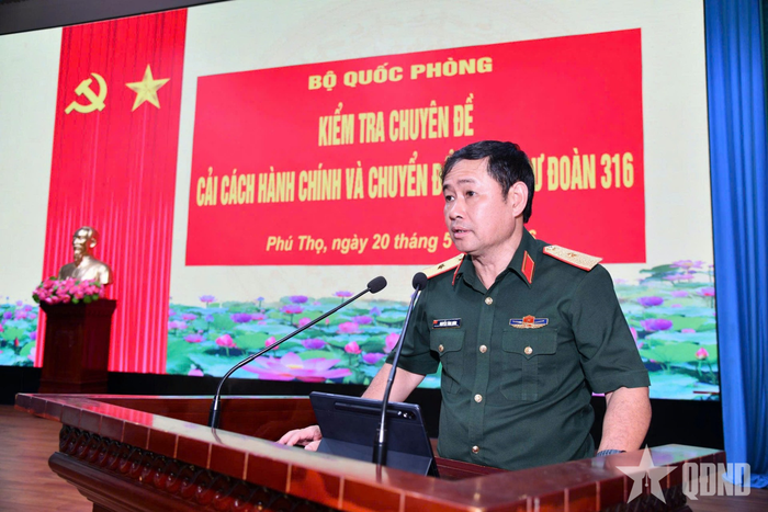 Thiếu tướng Nguyễn Tùng Hưng, Phó tư lệnh Bộ tư lệnh 86 nhận xét kết quả kiểm tra.