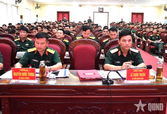 Các đại biểu dự hội nghị. 