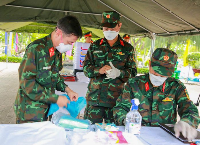  Công tác lấy mẫu được thực hiện khẩn trương 