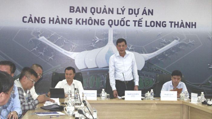 Thứ trưởng Bộ Xây dựng Bùi Xuân Dũng phát biểu tại buổi làm việc