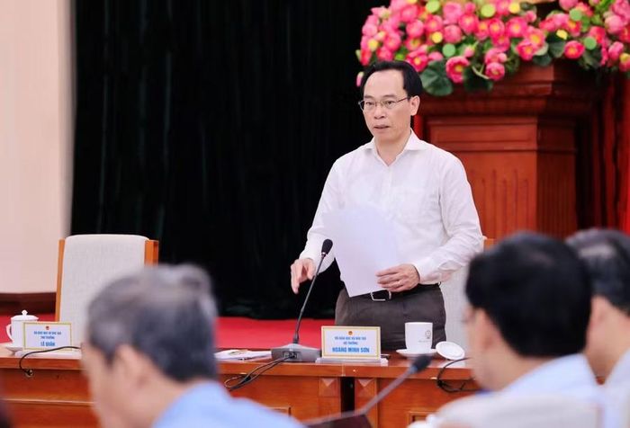 Bộ trưởng Hoàng Minh Sơn phát biểu tại hội thảo.