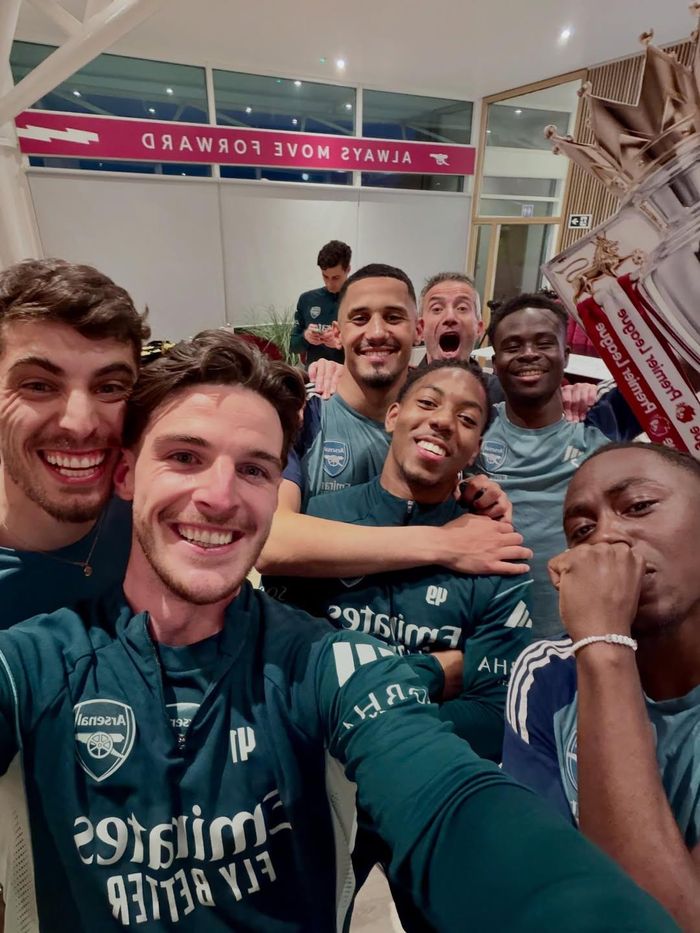 Declan Rice cũng chia sẻ khoảnh khắc khó quên 