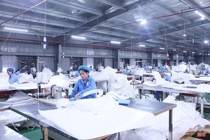  Đoàn viên, người lao động Công ty CP Bao bì Sông La Xanh được quan tâm về đời sống, việc làm. 