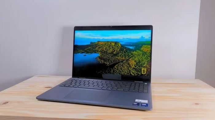 Dell Plus cho thời lượng pin ấn tượng