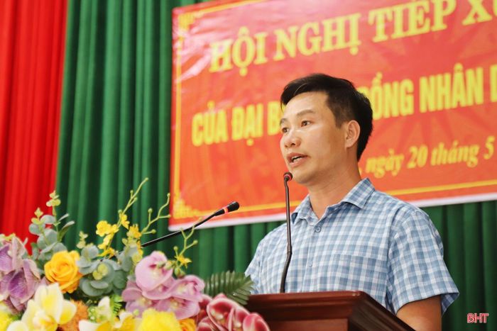 Cử tri Phạm Quốc Huy - Hiệu trưởng Trường THCS Đan Trường Hội kiến nghị các nội dung liên quan đến lĩnh vực giáo dục.