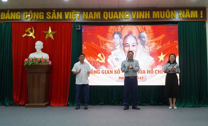 Phường Tam Kỳ ra mắt “Không gian số - văn hóa Hồ Chí Minh”. Ảnh: N.ĐOAN