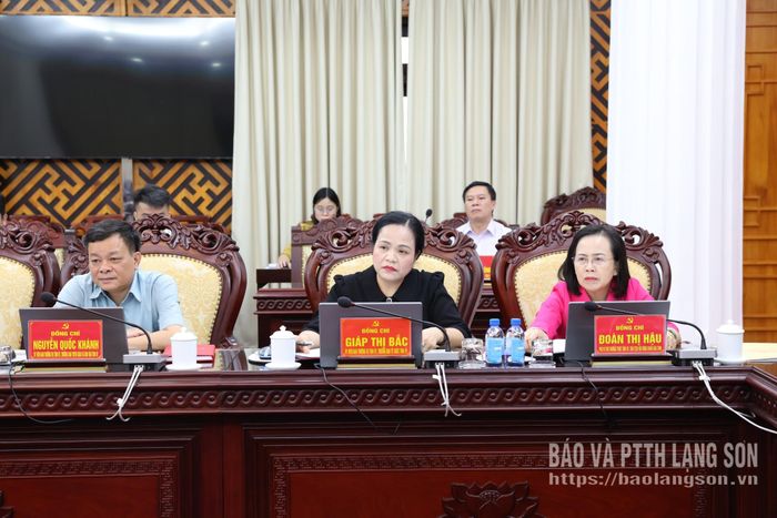 Các đại biểu dự hội nghị