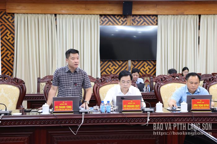 Đồng chí Vũ Thanh Tùng, Ủy viên Ban Thường vụ Tỉnh ủy, Giám đốc Công an tỉnh phát biểu tại hội nghị