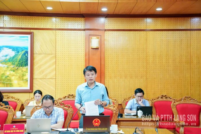 Lãnh đạo Sở KH&amp;CN báo cáo tại buổi làm việc