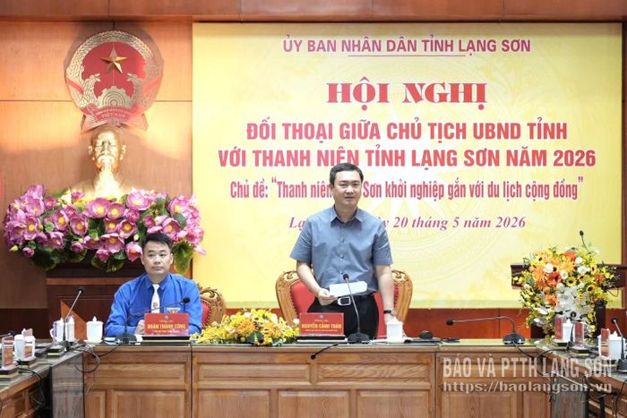 Đồng chí Nguyễn Cảnh Toàn, Phó Bí thư Tỉnh ủy, Chủ tịch UBND tỉnh phát biểu kết luận hội nghị