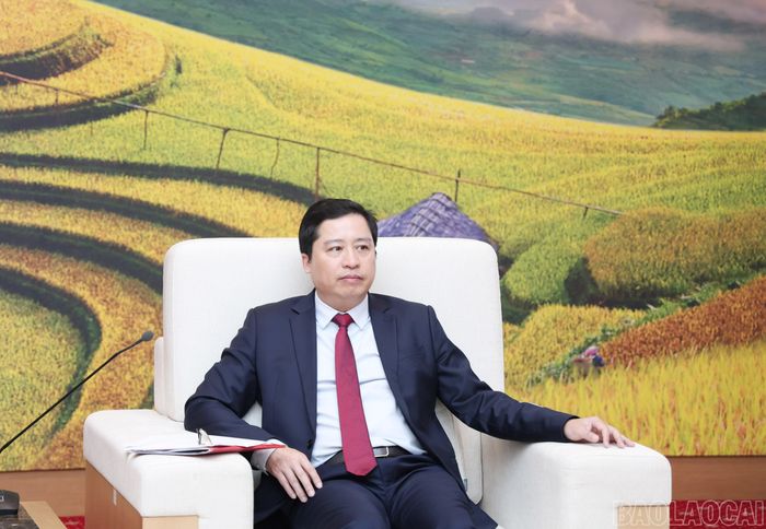 Đồng chí Dương Quốc Huy - Ủy viên Ban Chấp hành Trung ương Đảng, Bí thư Tỉnh ủy phát biểu tại buổi làm việc.