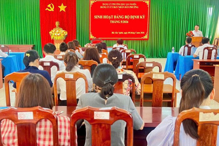 Trong các buổi sinh hoạt Đảng định kỳ, Đảng ủy UBND phường Bắc Gia Nghĩa luôn yêu cầu chú trọng KTGS để nâng cao hiệu quả hoạt động của bộ máy sau sáp nhập