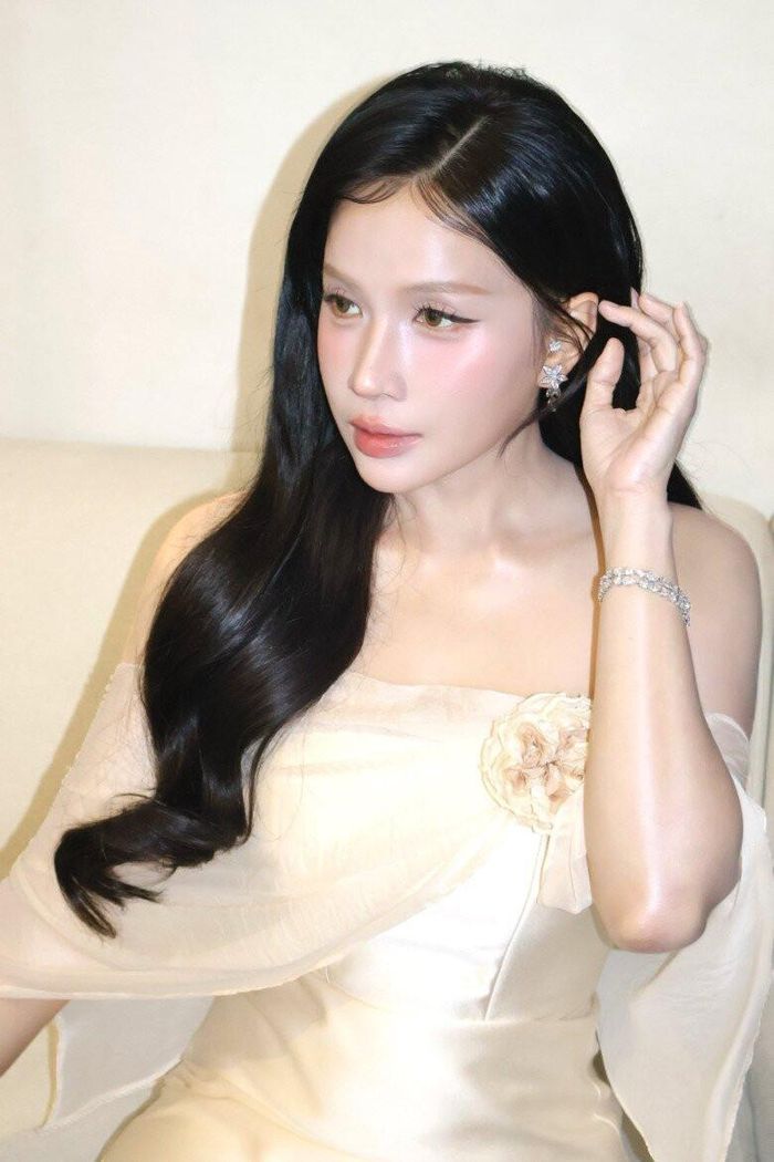 Tài sản của Khả Như từng được Ngô Kiến Huy, Nhã Phương, Tiến Luật bàn tán.