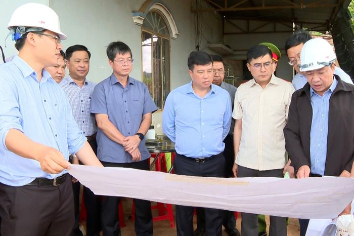 Đồng chí Bí thư Tỉnh ủy Lâm Đồng Y Thanh Hà Niê Kđăm cùng Đoàn công tác kiểm tra thực tế tại xã Bảo Lâm 2