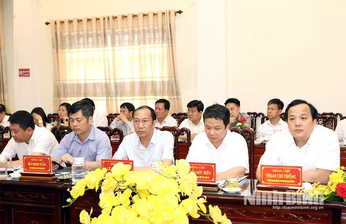 Các đại biểu dự hội nghị.