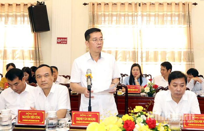 Đồng chí Trịnh Văn Hoàng, Bí thư Đảng ủy, Chủ tịch HĐND xã Xuân Trường phát biểu tại hội nghị.