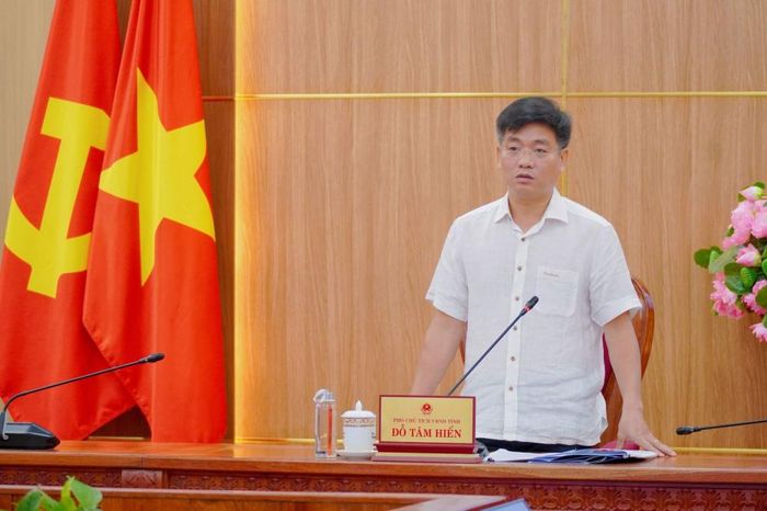 Phó Chủ tịch UBND tỉnh Quảng Ngãi Đỗ Tâm Hiển nhấn mạnh, việc điều chỉnh cục bộ quy hoạch là cần thiết để tháo gỡ vướng mắc, đáp ứng yêu cầu phát triển và thu hút đầu tư. Ảnh: quangngai.gov.vn