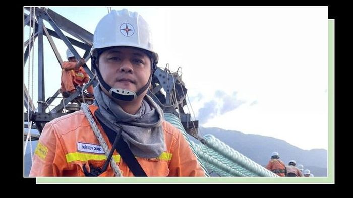 Anh Trần Duy Quang tham gia thi công thay cách điện tại vị trí 23B Đường dây 500KV Vũng Áng - Quảng Trị và Đường dây 500KV Hà Tĩnh - Vũng Áng