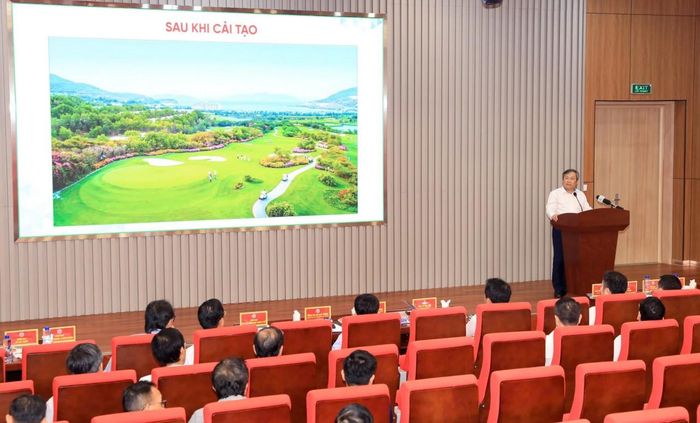 Chủ tịch UBND TP. Hà Nội Vũ Đại Thắng phát biểu tại buổi làm việc.