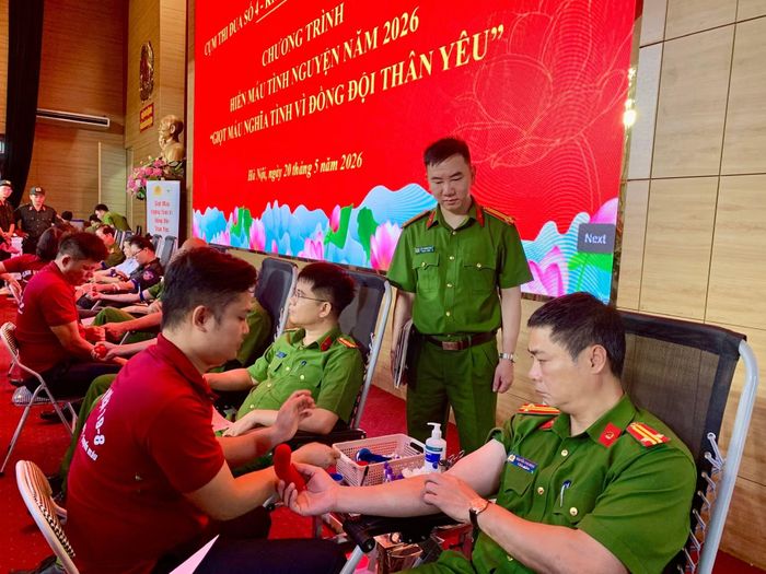 CBCS các đơn vị trong Cụm thi đua số 4 tham gia hiến máu.